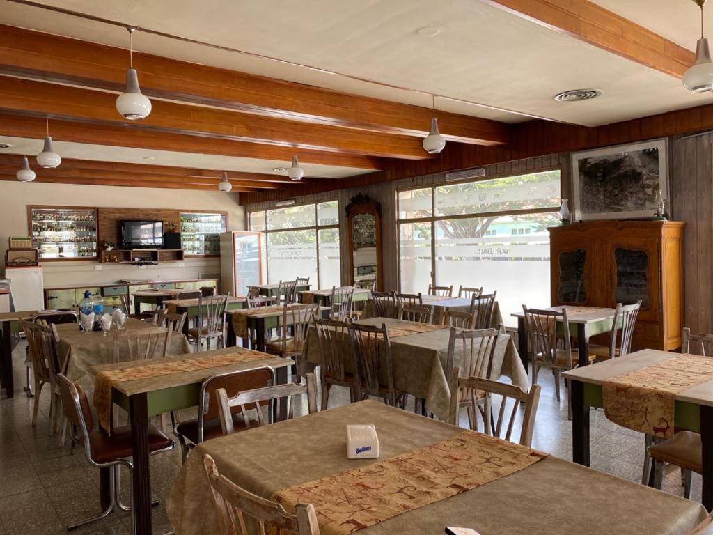 Hotel Belgrano Περίτο Μορένο Εξωτερικό φωτογραφία
